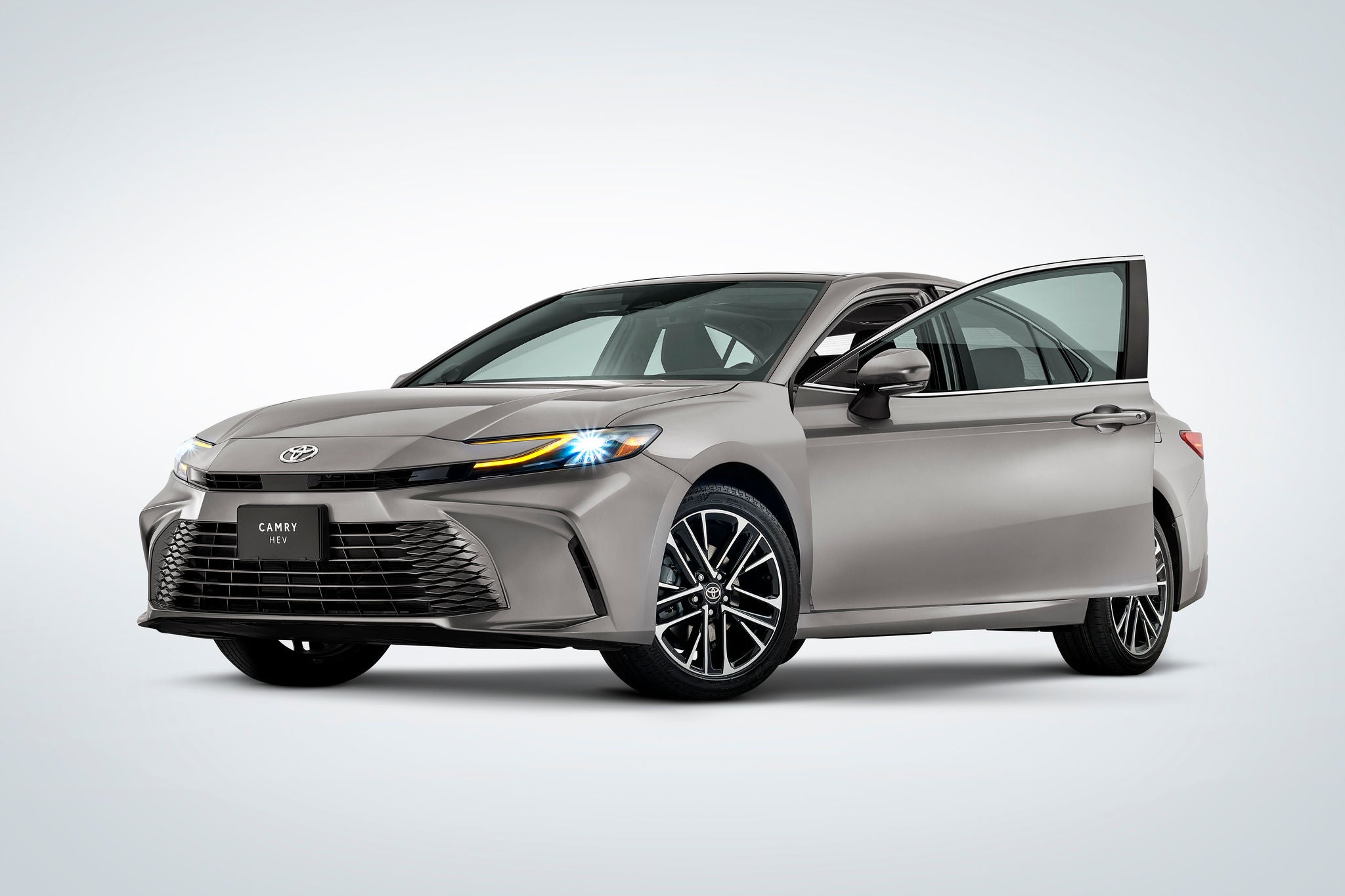 Portada Camry HEV